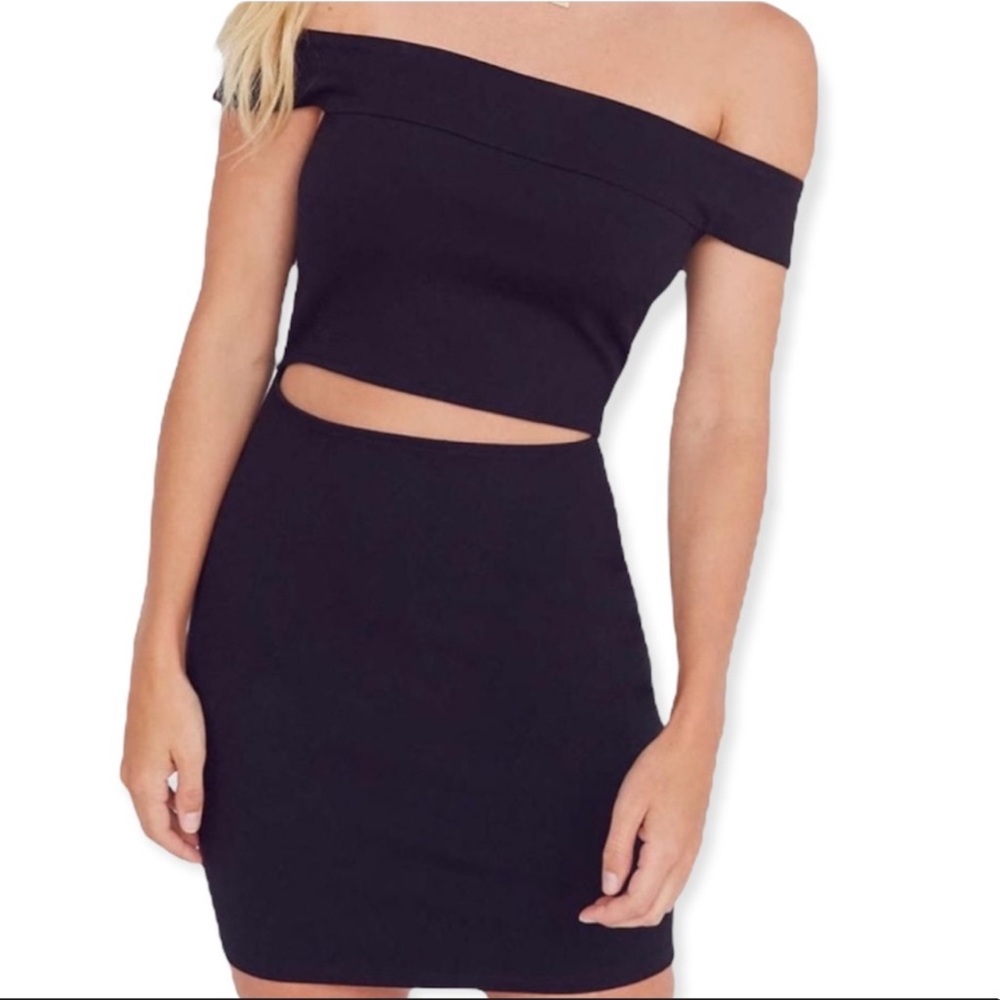 Urban Outfitters
Silence + Noise Off-The-Shoulder Slashed Ponte Dress, M, Black